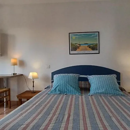 D'hotes La Gardie Bed and Breakfast 3*