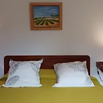 D'hotes La Gardie فندق مبيت وإفطار 3*