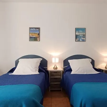 D'hotes La Gardie Bed & Breakfast Vias