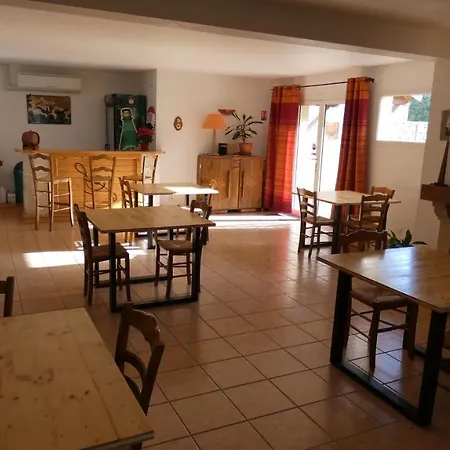 D'hôtes La Gardie 3* Vias