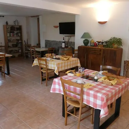 D'hôtes La Gardie 3*