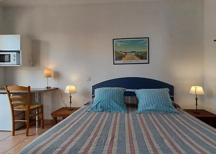 D'hotes La Gardie Bed and Breakfast 3*